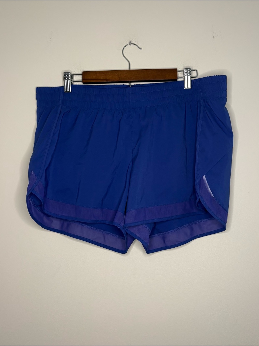 Athleta Women’s XL Purple Blue Shorts Mesh Racer Sporty Gym